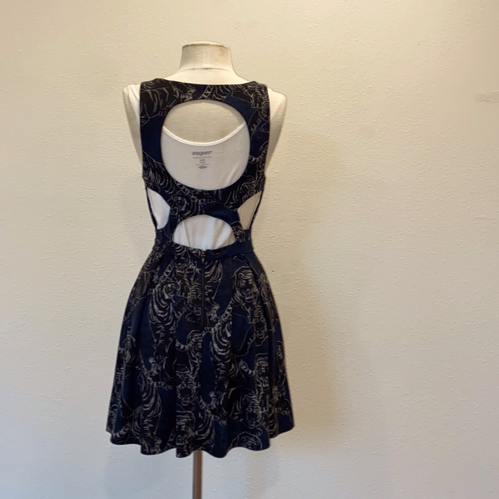 Dress - Picture 10 of 10